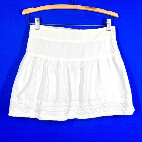 American Eagle Outfitters Dresses & Skirts - |•AMERICAN🦅EAGLE•| Cute Little White Summer Skirt